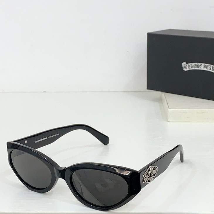 Picture of Chrome Hearts Sunglasses _SKUfw62792908fw